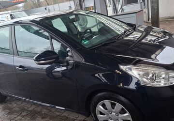 Peugeot 208 110.000 km 5.000 &euro; Essen 45307