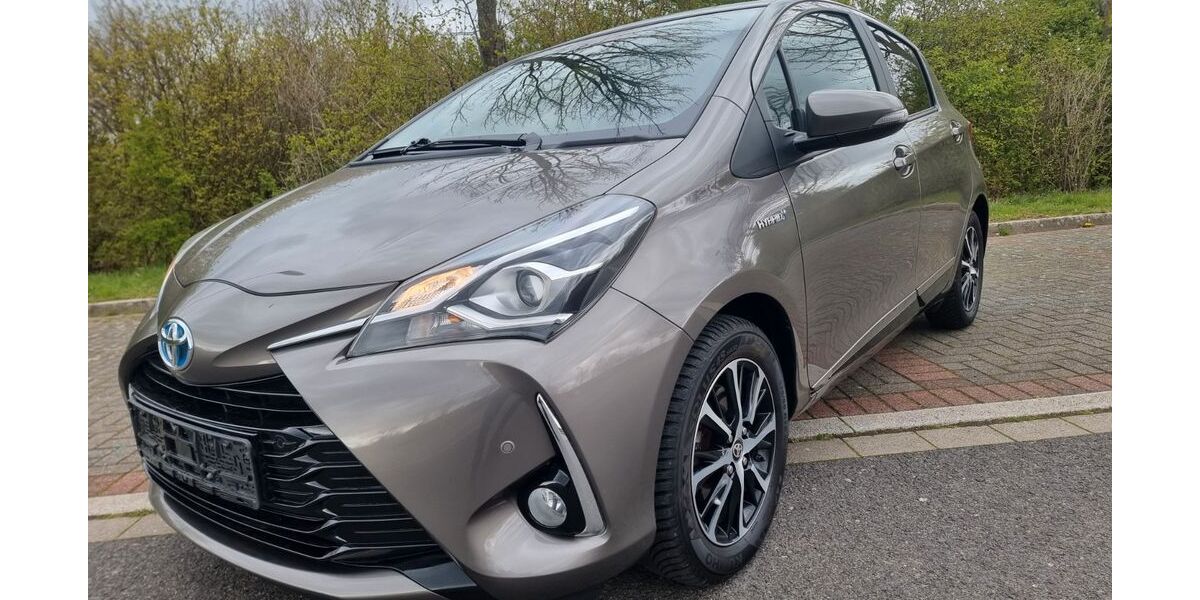 Toyota Yaris 129.844 km 12.800 &euro; Neuss 41470