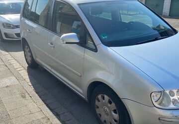 VW Touran 350.000 km 859 &euro; Duisburg 47058