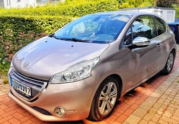 Peugeot 208 135.000 km 4.800 &euro; Meerbusch 40667