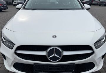 Mercedes-Benz A 180 52.628 km 17.490 &euro; Duisburg 47169