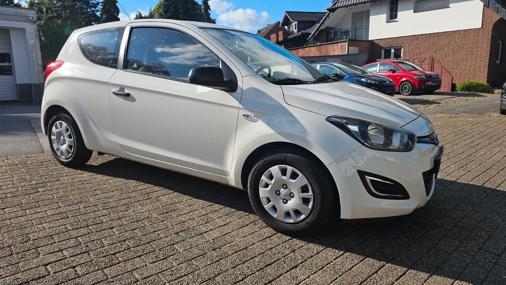 Hyundai i20 186.880 km 2.990 &euro; Oberhausen 46119