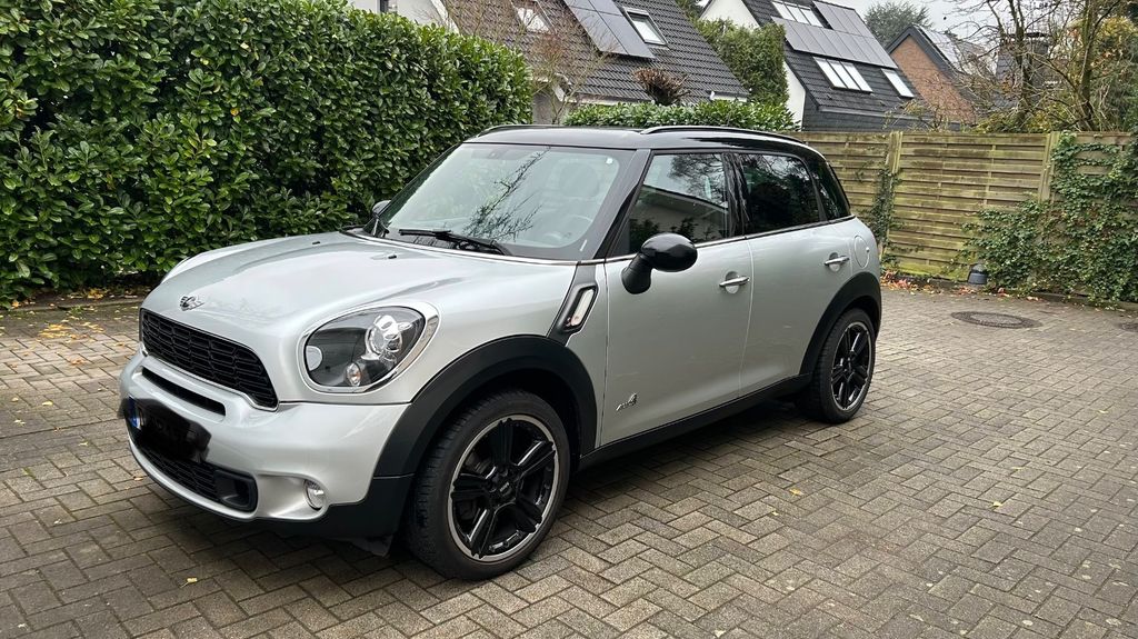 Mini Countryman S (Cooper) 92.500 km 9.990 &euro; Düsseldorf 40489
