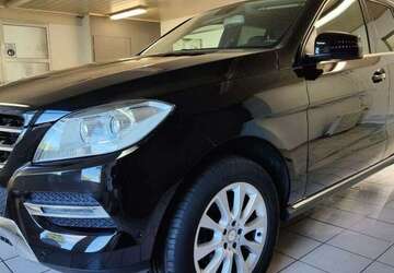 Mercedes-Benz ML 350 131.280 km 29.700 &euro; Moers 47443