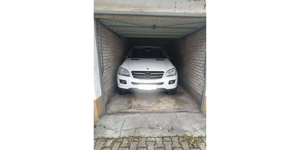 Mercedes-Benz ML 350 230.000 km 8.450 &euro; Duisburg 47139