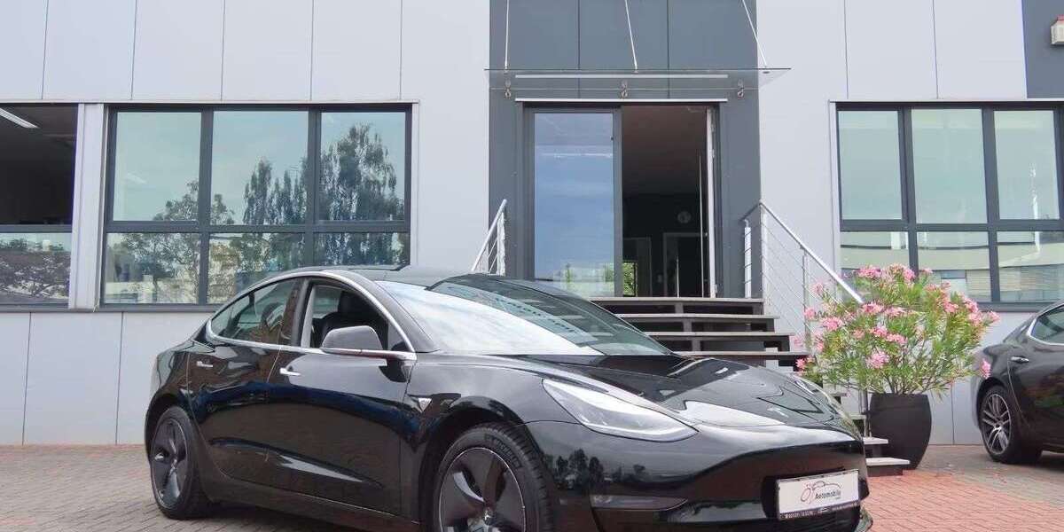 Tesla Model 3 77.532 km 23.900 &euro; Neuss 41469