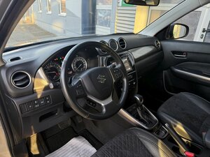 Suzuki Vitara 1.5 Comfort+ AGS +Navi+CarPlay+Sitzhzg.+ 38.225 km 20.888 &euro; Meerbusch 40667