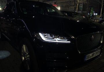 Jaguar F-Pace 88.000 km 13.499 &euro; Duisburg 47179