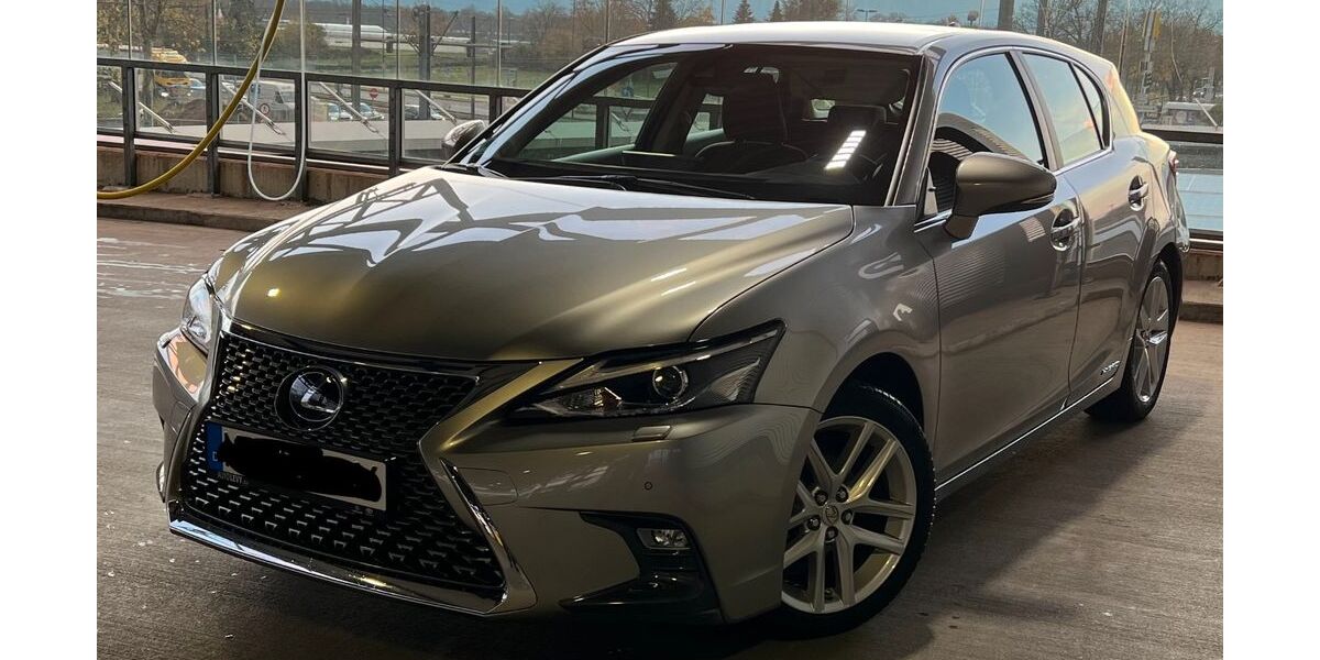 Lexus CT 200h 44.581 km 21.900 &euro; Neuss 41469