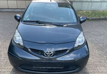 Toyota Aygo (X) 184.000 km 2.390 &euro; Duisburg 47058