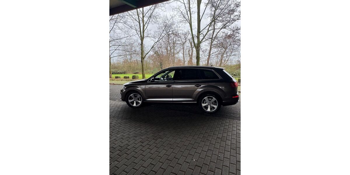Audi Q7 275.000 km 22.999 &euro; Duisburg 47226