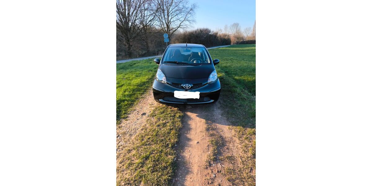 Toyota Aygo (X) 58.300 km 4.000 &euro; Krefeld 47829