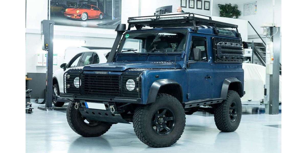 Land Rover Defender 299.280 km 29.890 &euro; Neuss 41470