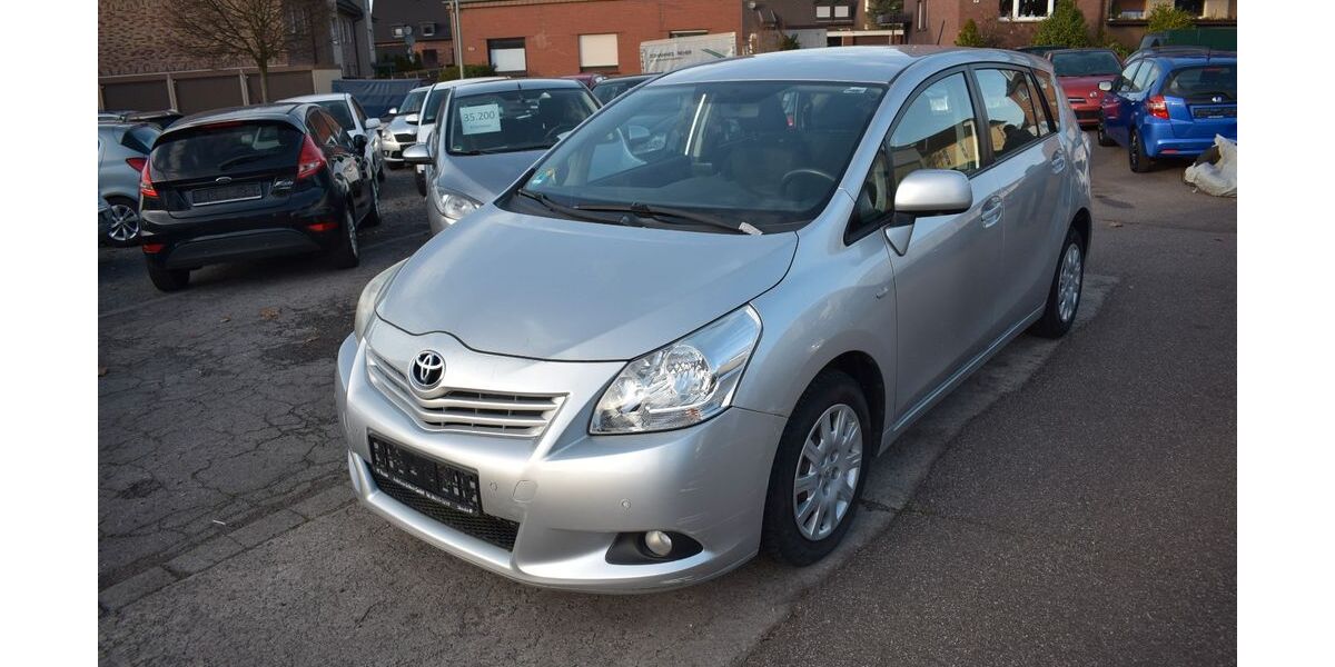 Toyota Verso 51.100 km 11.980 &euro; Oberhausen 46145