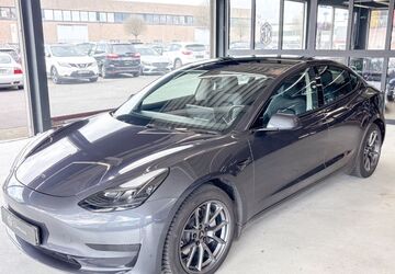 Tesla Model 3 39.000 km 26.500 &euro; Düsseldorf 40233