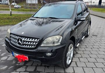 Mercedes-Benz ML 500 230.000 km 7.499 &euro; Duisburg 47259