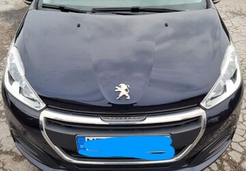 Peugeot 208 120.727 km 5.600 &euro; Wülfrath 42489