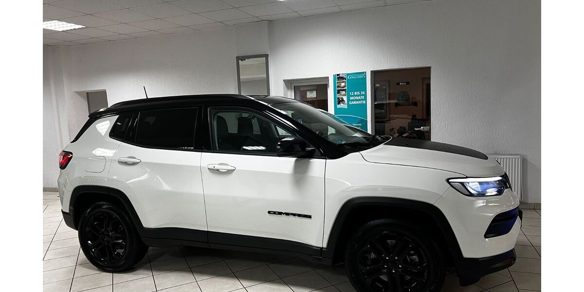 Jeep Compass 7.698 km 24.999 &euro; Voerde 46562