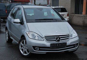 Mercedes-Benz A 170 106.235 km 6.400 &euro; Düsseldorf - Bezirk 8 40231