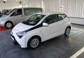 Toyota Aygo (X) 41.690 km 9.650 &euro; Essen 45329