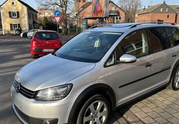 VW Touran 210.000 km 8.890 &euro; Duisburg 47226
