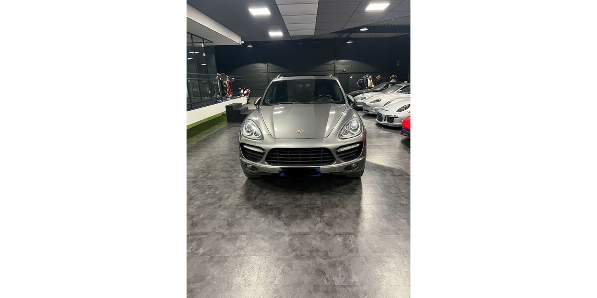 Porsche Cayenne 174.280 km 22.500 &euro; Düsseldorf 40235