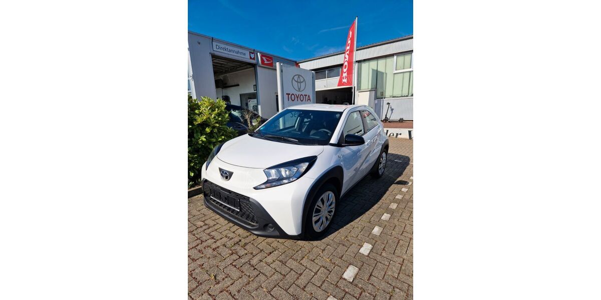 Toyota Aygo (X) 1.001 km 14.299 &euro; Ratingen 40882