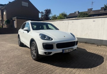Porsche Cayenne 253.000 km 22.900 &euro; Duisburg 47239