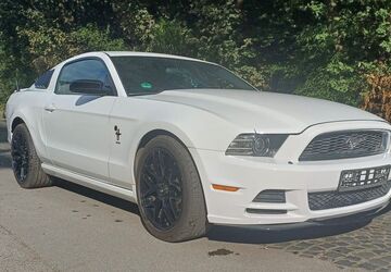 Ford Mustang 131.000 km 15.000 &euro; Duisburg 47138