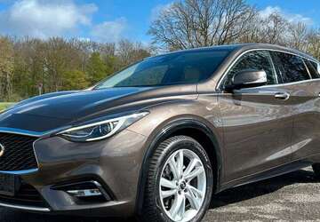 INFINITI Q30 134.000 km 14.990 &euro; Neukirchen-Vluyn 47506