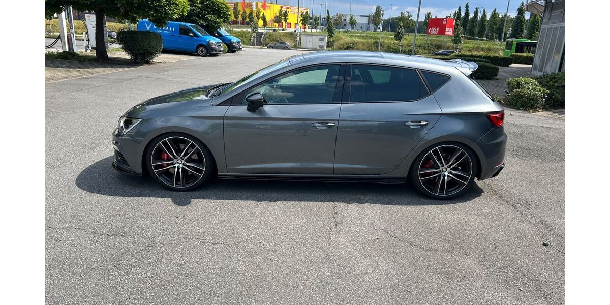 Seat Leon 91.000 km 21.800 &euro; Oberhausen 46147