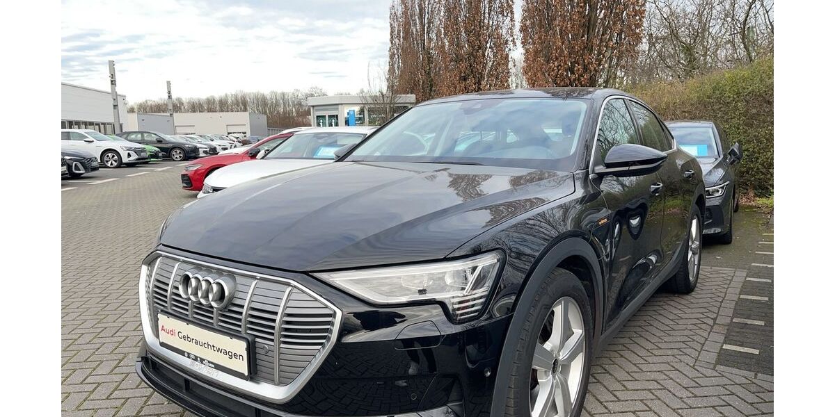 Audi e-tron 30.440 km 26.990 &euro; Duisburg 47178