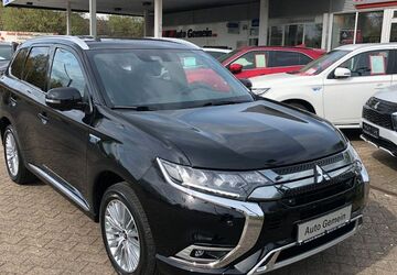Mitsubishi Plug-in Hybrid Outlander 64.000 km 24.950 &euro; Krefeld 47807