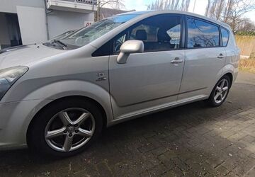 Toyota Verso 280.000 km 2.500 &euro; Moers 47443