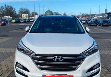 Hyundai TUCSON 148.741 km 17.000 &euro; Neuss 41462
