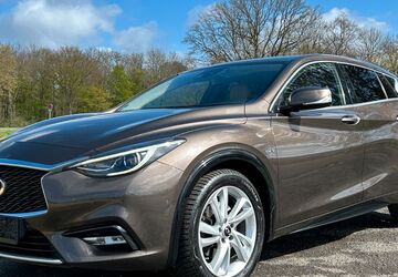 INFINITI Q30 134.000 km 14.990 &euro; Neukirchen-Vluyn 47506