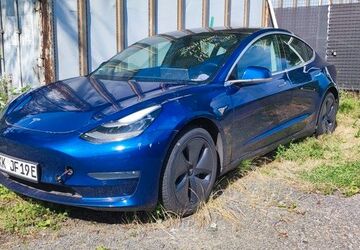 Tesla Model 3 194.000 km 10.500 &euro; Neuss 41470