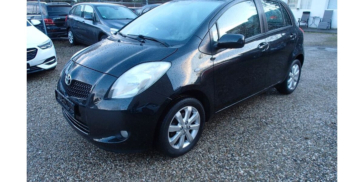 Toyota Yaris 130.000 km 3.490 &euro; Oberhausen 46149