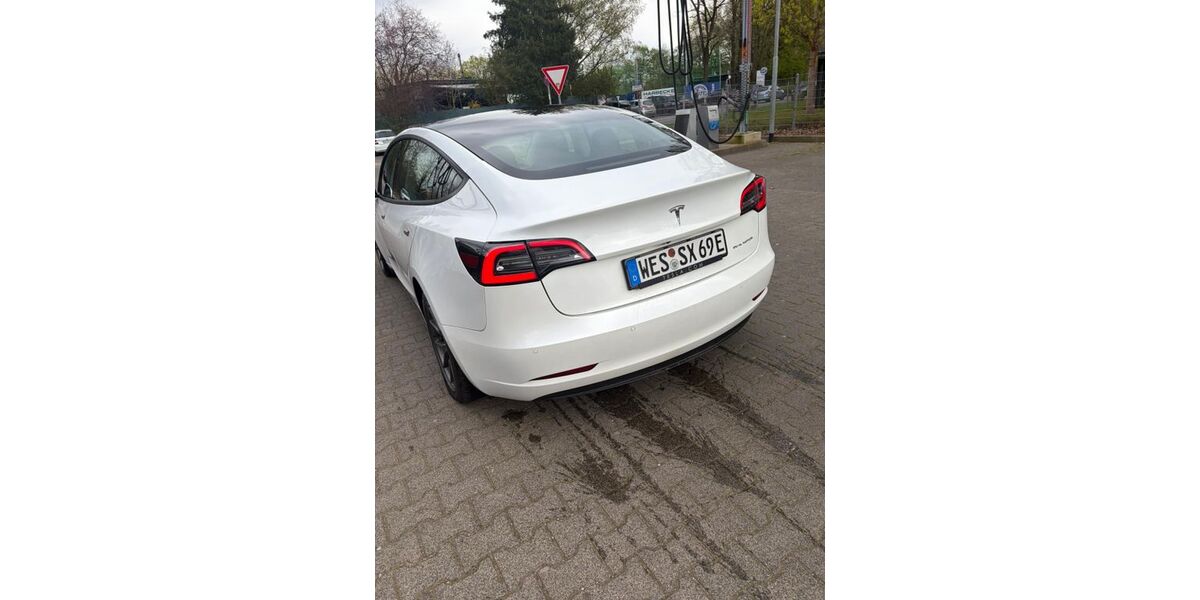 Tesla Model 3 160.000 km 19.400 &euro; Ratingen 40885