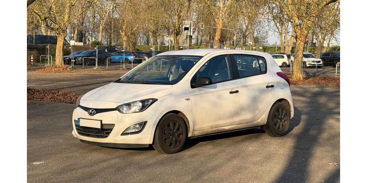Hyundai i20 146.000 km 3.400 &euro; Neuss 41460