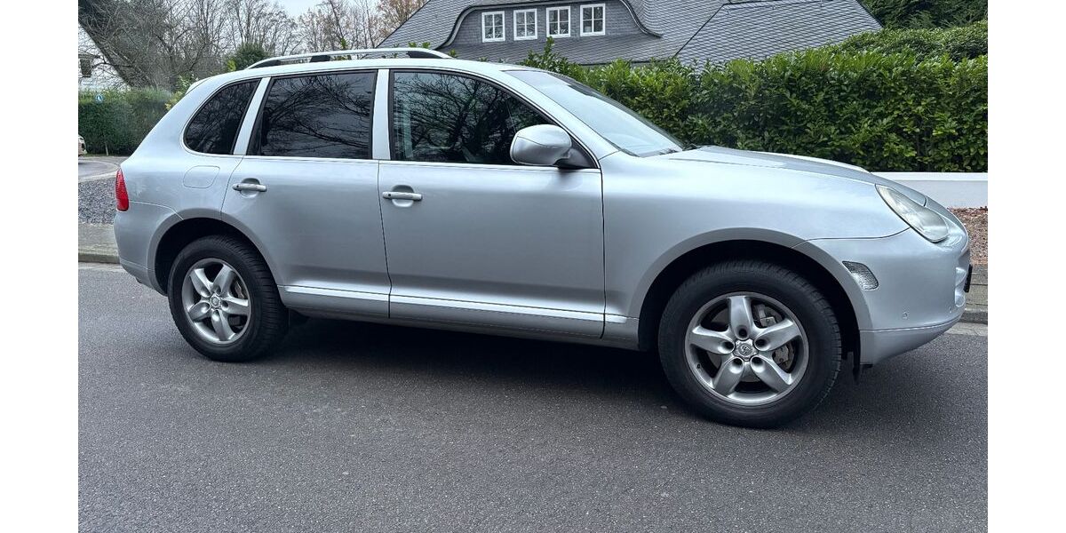 Porsche Cayenne 301.121 km 6.490 &euro; Essen 45356