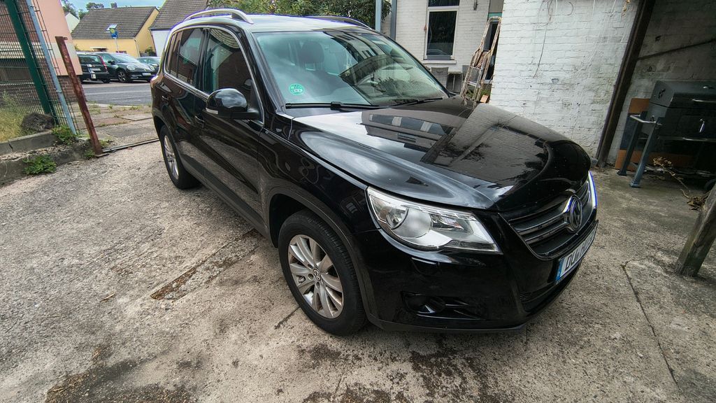VW Tiguan 190.000 km 4.950 &euro; duisburg 47198