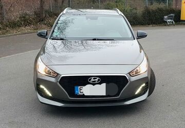 Hyundai i30 83.000 km 12.355 &euro; Essen 45143