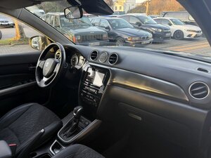 Suzuki Vitara 1.5 Comfort+ AGS +Navi+CarPlay+Sitzhzg.+ 38.225 km 20.888 &euro; Meerbusch 40667