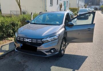 Dacia Sandero 9.000 km 17.200 &euro; Duisburg 47269
