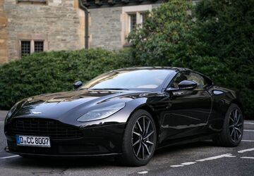Aston Martin DB11 29.545 km 119.000 &euro; Düsseldorf 40545