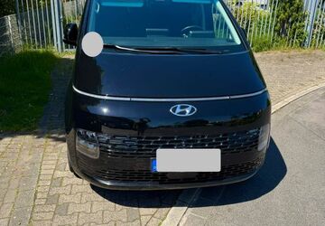 Hyundai STARIA 99.800 km 30.990 &euro; Düsseldorf 40227