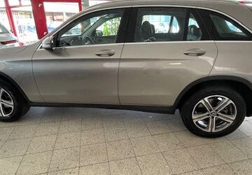 Mercedes-Benz GLC 220 17.858 km 43.300 &euro; Duisburg 47138