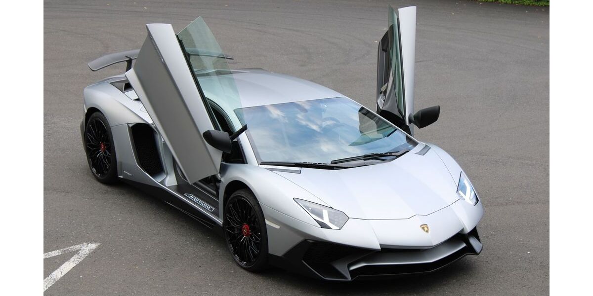 Lamborghini Aventador 19.817 km 449.750 &euro; Düsseldorf 40233