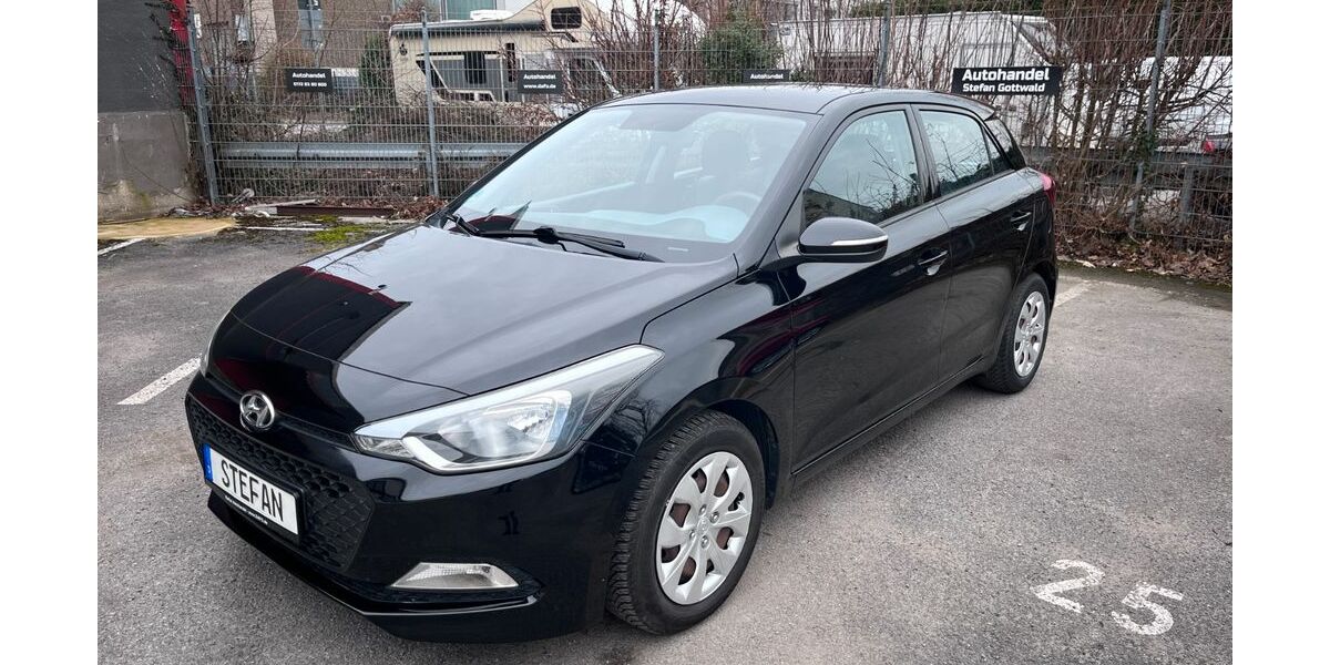 Hyundai i20 100.000 km 7.200 &euro; Neuss 41472